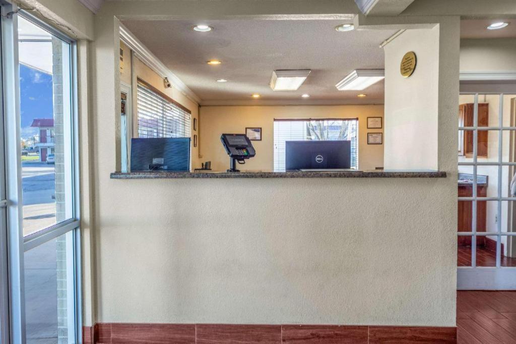 Econo Lodge Мерідіан Екстер'єр фото
